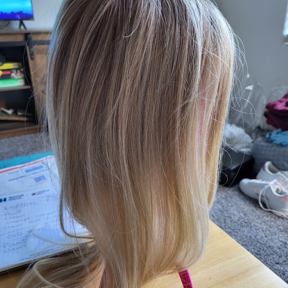 Belletress WIG NEED TO SELL MOVING - Picture 4 of 10